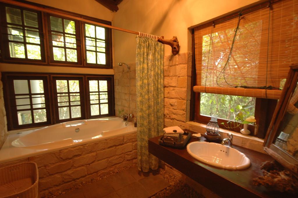 Momchailai Forest Retreat Kanchanaburi Bagian luar foto